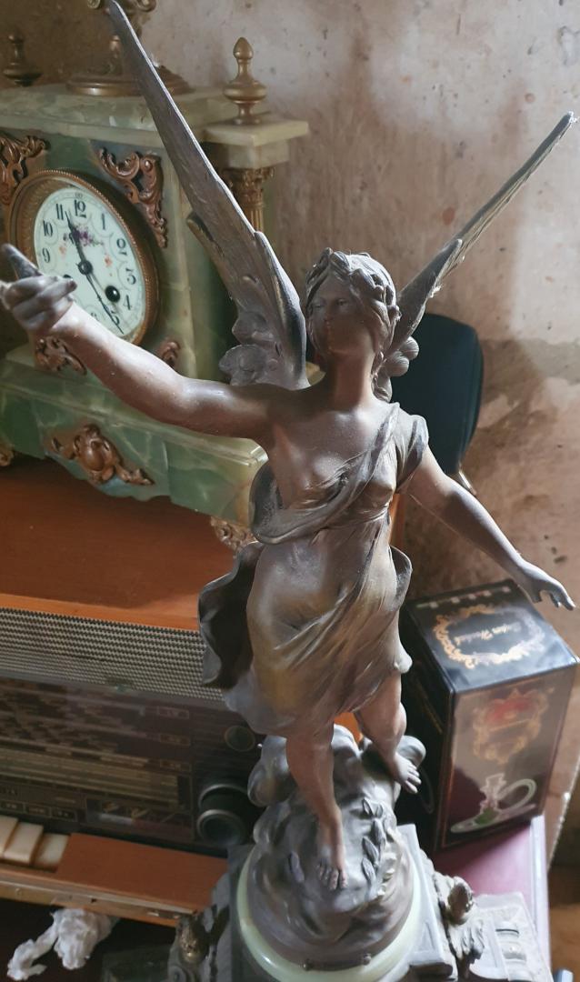 détail statut régul (horloge onyx et regul)