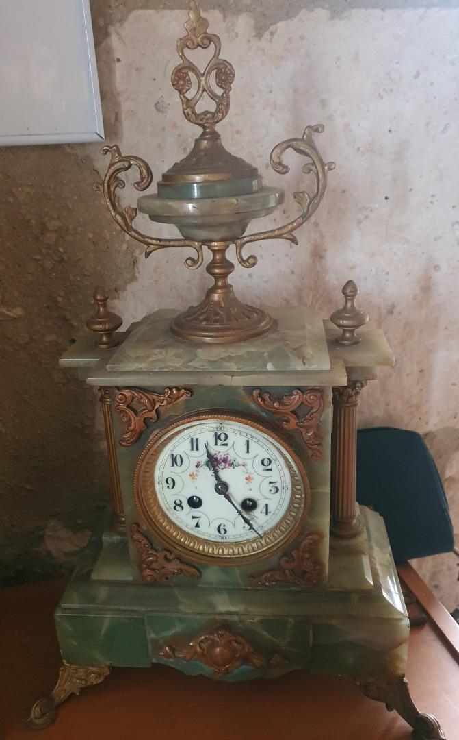Vers 1900 - Décor Renomie (h.49,5 larg. 31 prof. 17 cm) - Prix : 100 €uros