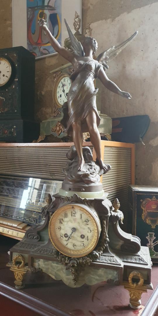 Vers 1900 Onyx et regul (h. 70 larg. 34 prof. 13) - Prix : 150 €uros